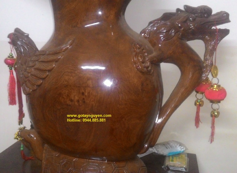 bình nghệ thuật tứ linh