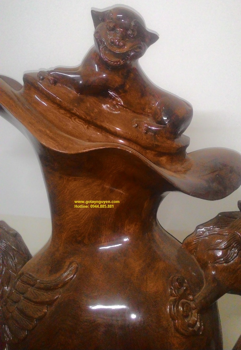 bình nghệ thuật tứ linh